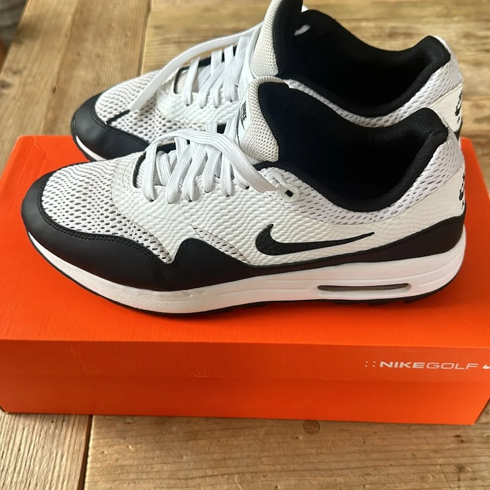 Nike Men’s Athletic Shoes White and Black Air Max Style